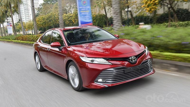 Toyota Camry 2.5Q 2019 màu đỏ ...