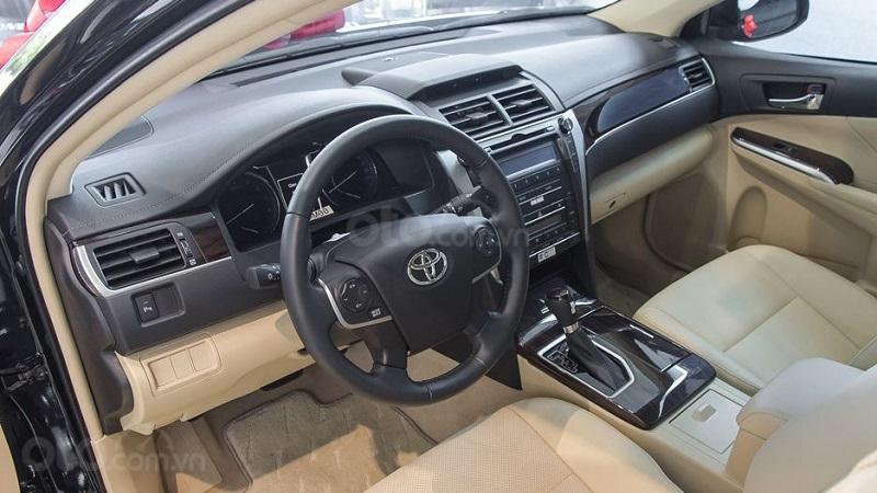 Cabin Toyota Camry 2.5Q 2018 Cabin Toyota Camry 2.5Q 2018...