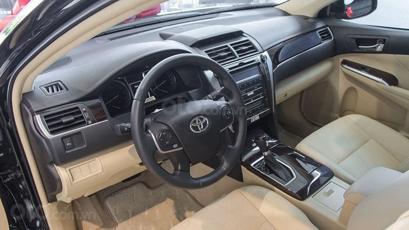 So sanh Toyota Camry 2.5Q the he moi va the he cu tai Viet Nam