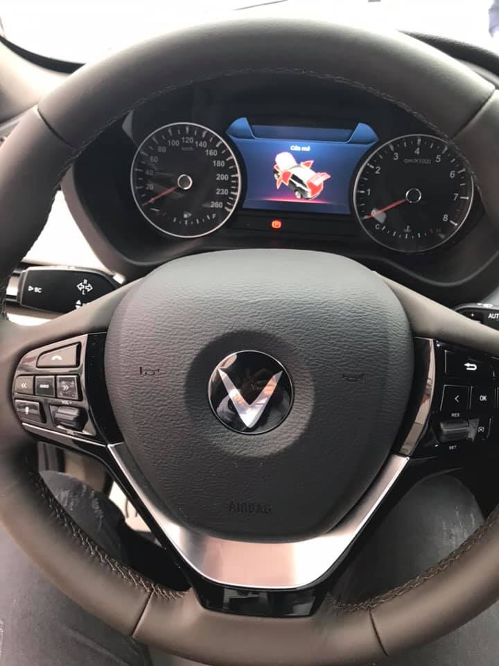 Nhìn lại loạt ảnh xe ô tô VinFast chạy thử tại Việt Nam a13