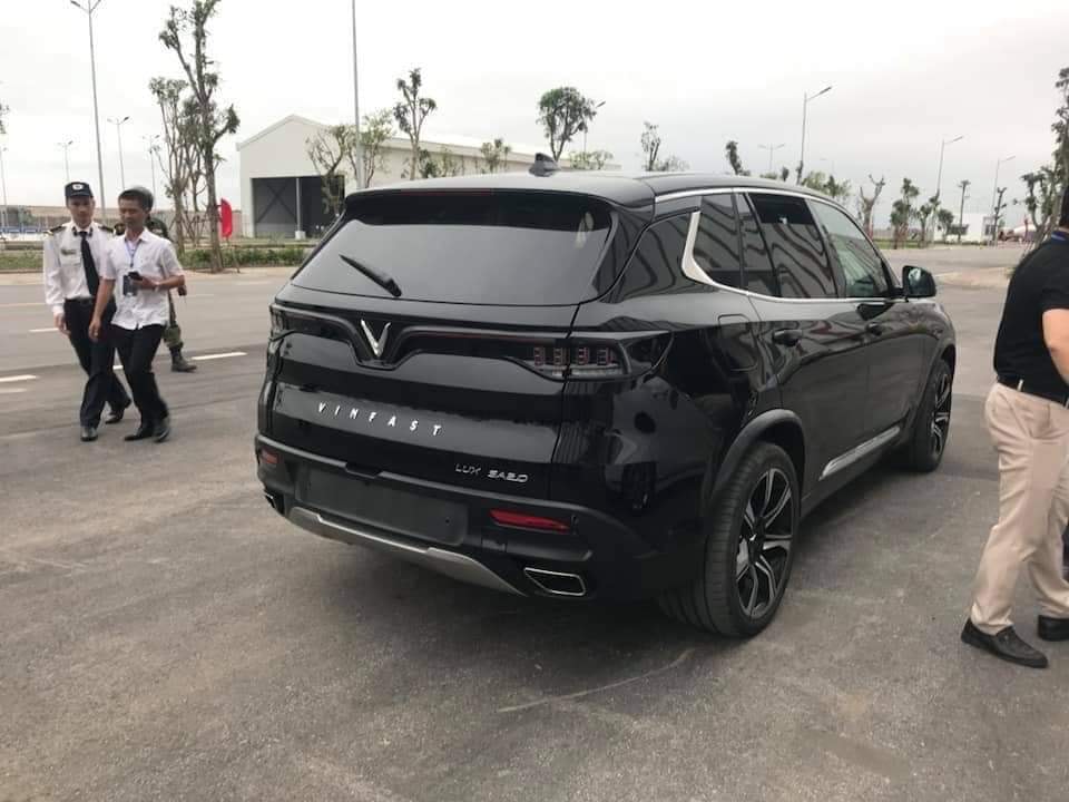 Lộ nội thất thực tế xe VinFast LUX SA2.0 tại Việt Nam a2