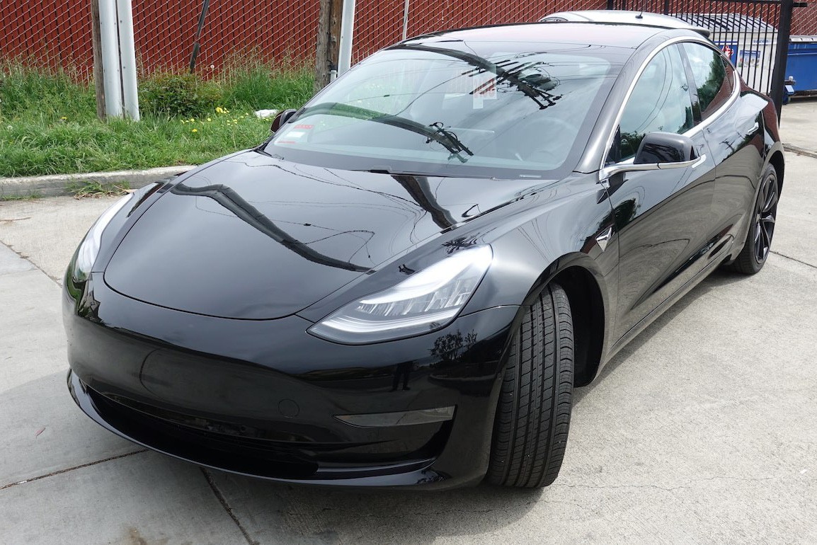 Tesla Model 3 âm thầm cập cảng Việt Nam a1