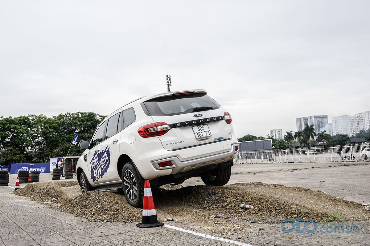 Các bài trải nghiệm Ford SUV Drive đa dạng 6.