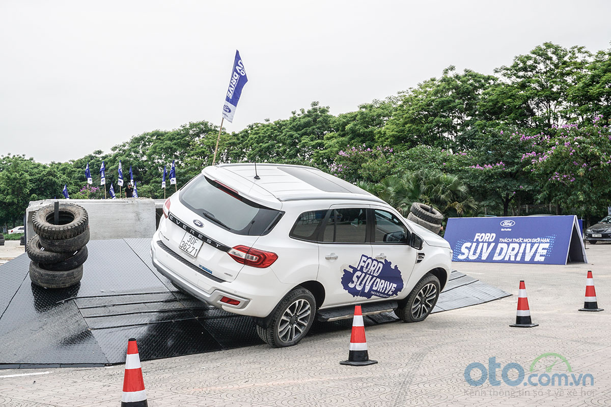Các bài trải nghiệm Ford SUV Drive đa dạng 1.