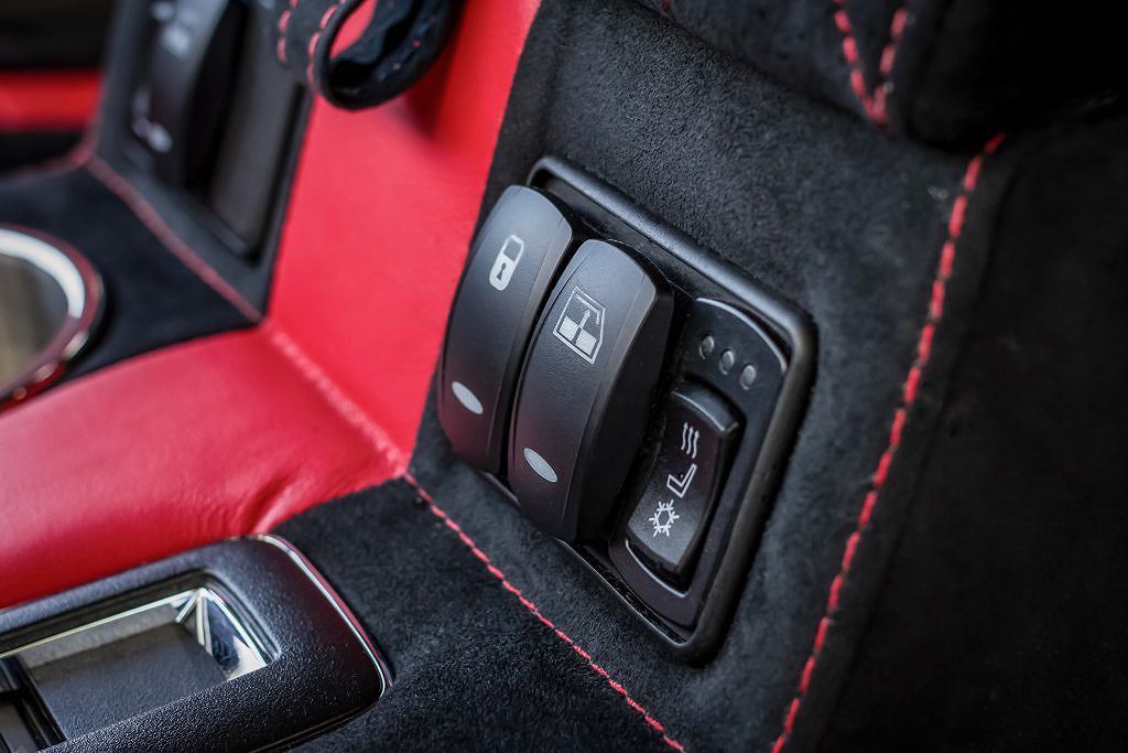 Ngắm chiếc Land Rover Defender mang sức mạnh Mỹ, nội thất đẳng cấp như siêu xe a13