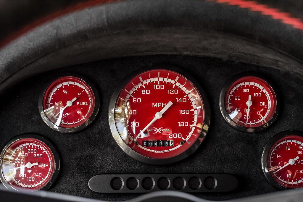 Ngắm chiếc Land Rover Defender mang sức mạnh Mỹ, nội thất đẳng cấp như siêu xe a14