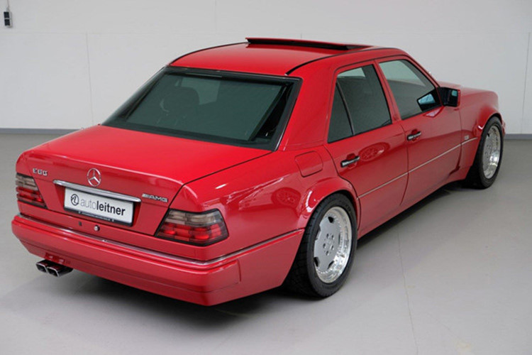 Soi Mercedes E60 AMG 500E 1995 cực hiếm có giá 396 triệu đồng 4 Soi Mercedes E60 AMG 500E 1995 cực hiếm có giá 396 triệu đồng a4