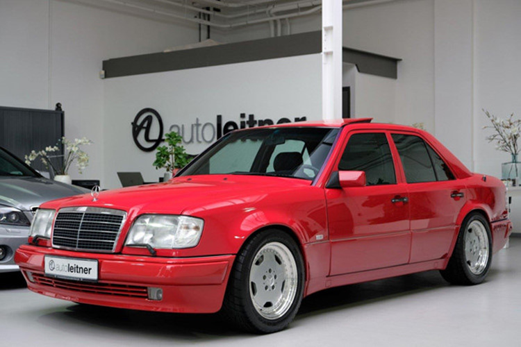 Soi Mercedes E60 AMG 500E 1995 cực hiếm có giá 396 triệu đồng 11 Soi Mercedes E60 AMG 500E 1995 cực hiếm có giá 396 triệu đồng a11