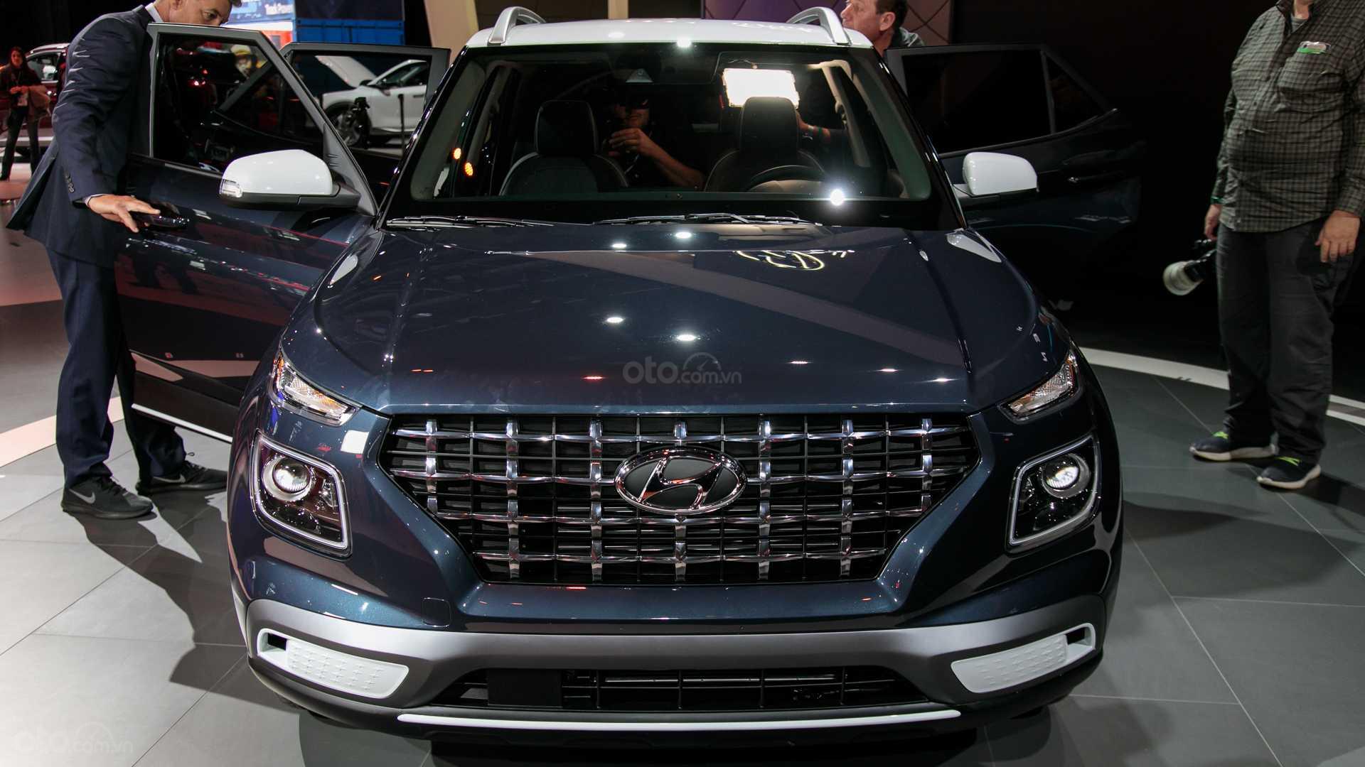 Đánh giá Hyundai Venue 2020 - đầu xe chính diện