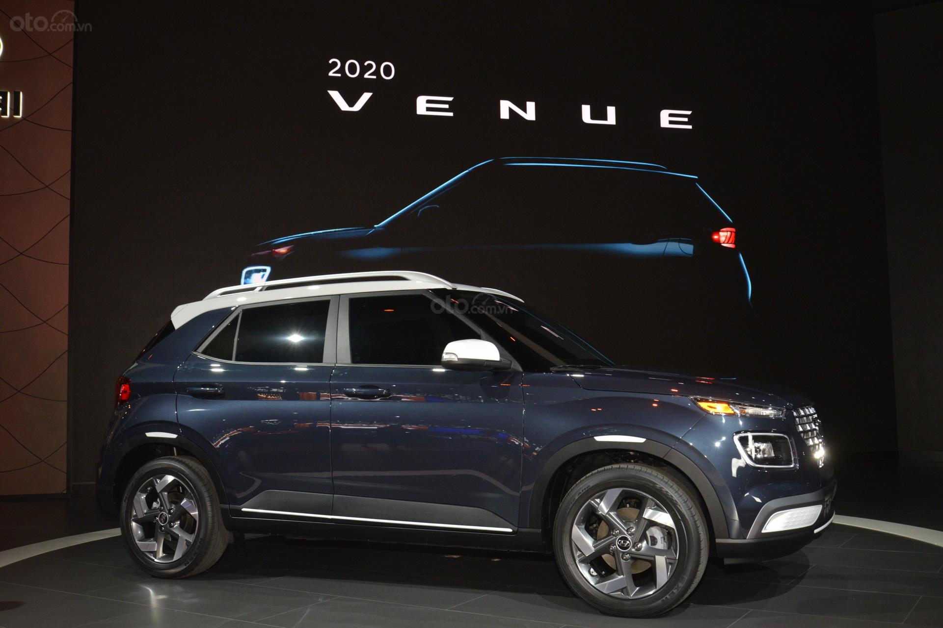 Đánh giá Hyundai Venue 2020 - góc thân xe