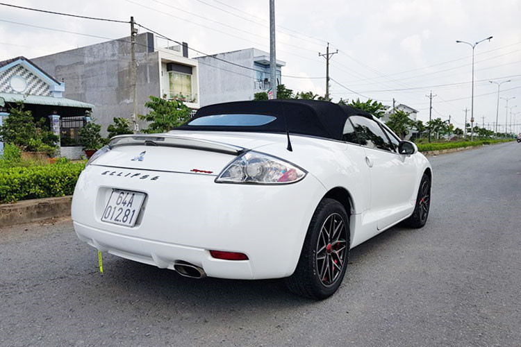 "Soi" chiếc mui trần Mitsubishi Eclipse 2018 rao bán bằng giá Mitsubishi Xpander mới 2 "Soi" chiếc mui trần Mitsubishi Eclipse 2018 rao bán bằng giá Mitsubishi Xpander mới a2