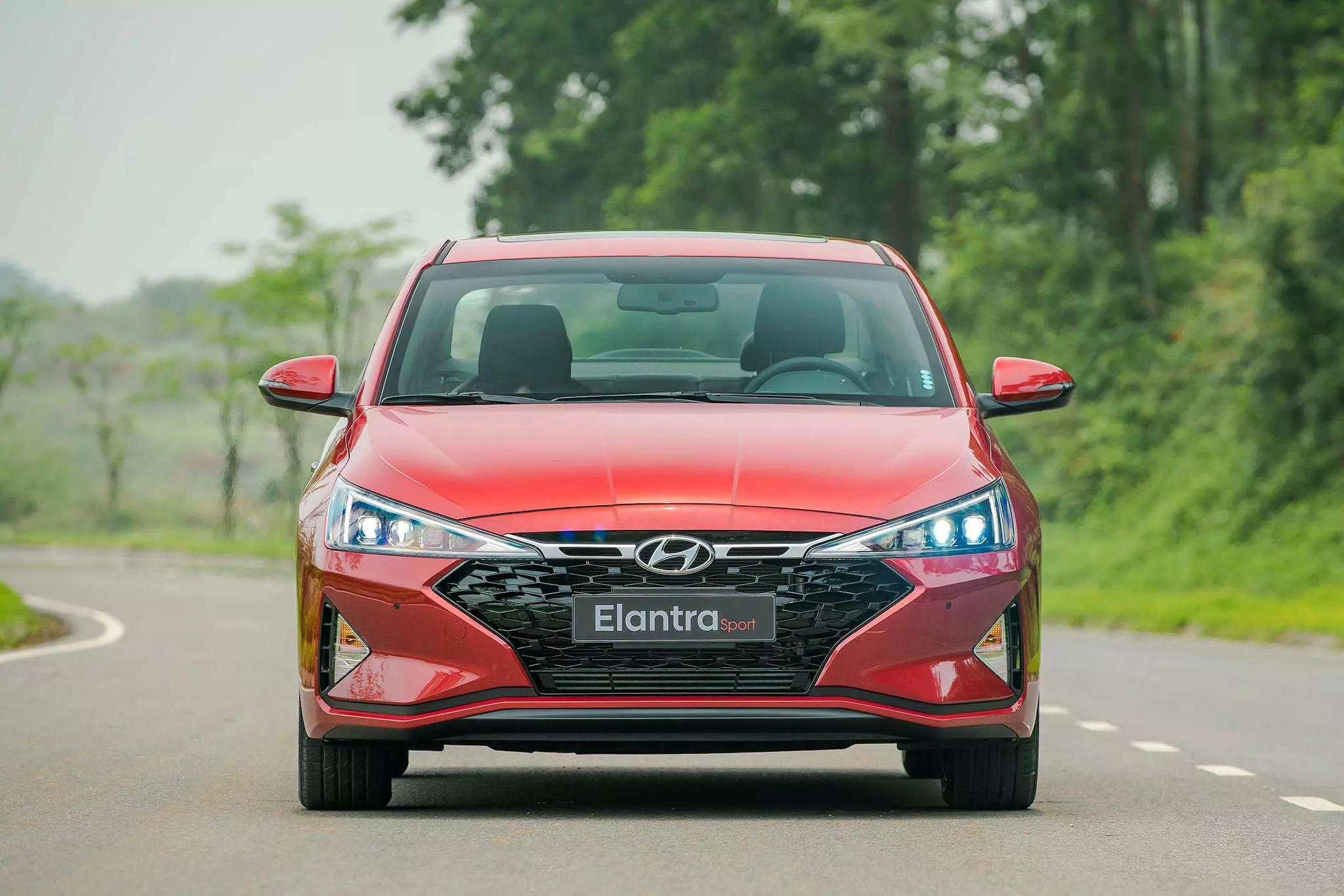 Ngoại thất Hyundai Elantra Sport 2019