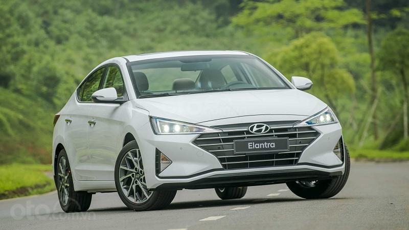 Đầu xe Hyundai Elantra 2019...