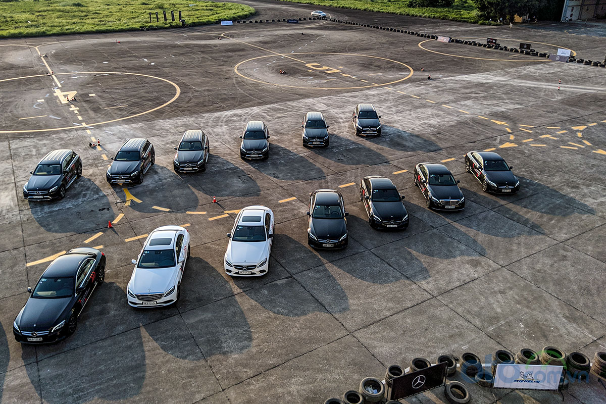 Hơn 30 mẫu xe góp mặt tại Học viện lái xe an toàn Mercedes-Benz 2019.