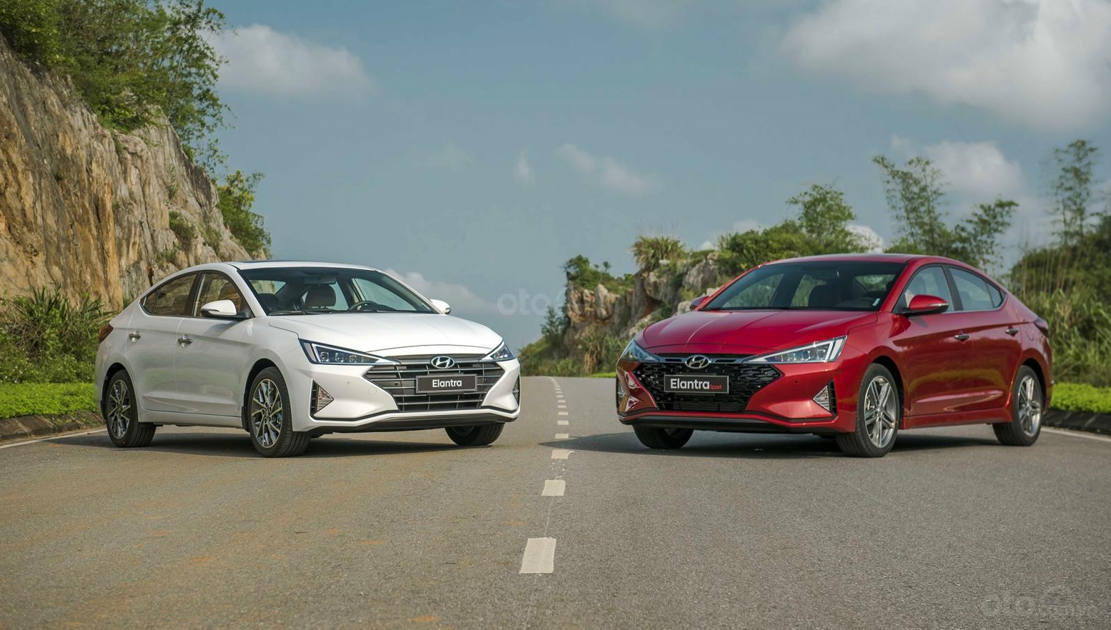 Hyundai Elantra 2019 phiên bản 2.0 và Sport...