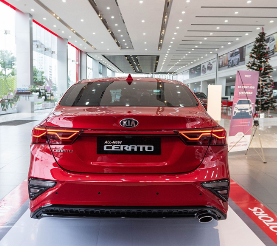 So sánh xe Hyundai Elantra 2019 và Kia Cerato 2019 về thân và đuôi xe 12