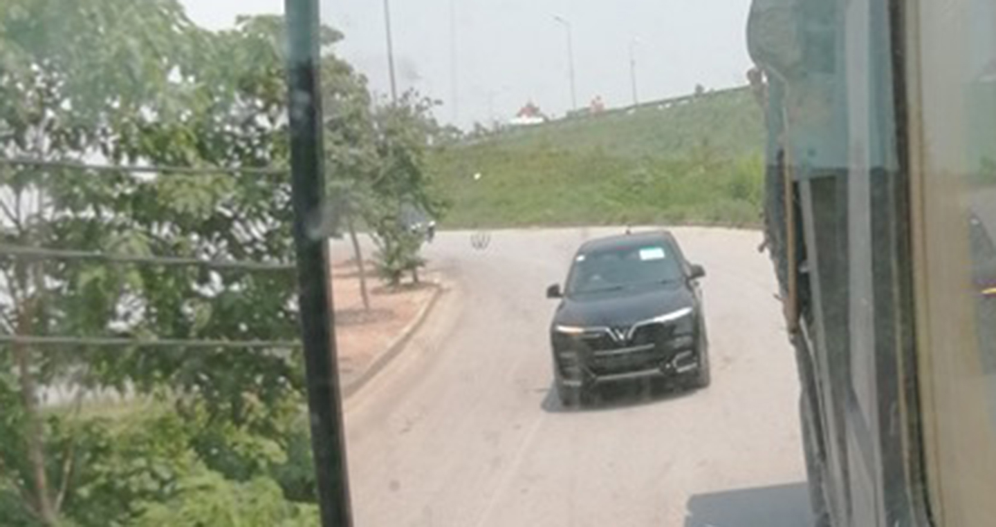 VinFast LUX SA2.0 "đặt chân" đến Thủ đô thử nghiệm, rất gần người Việt a1