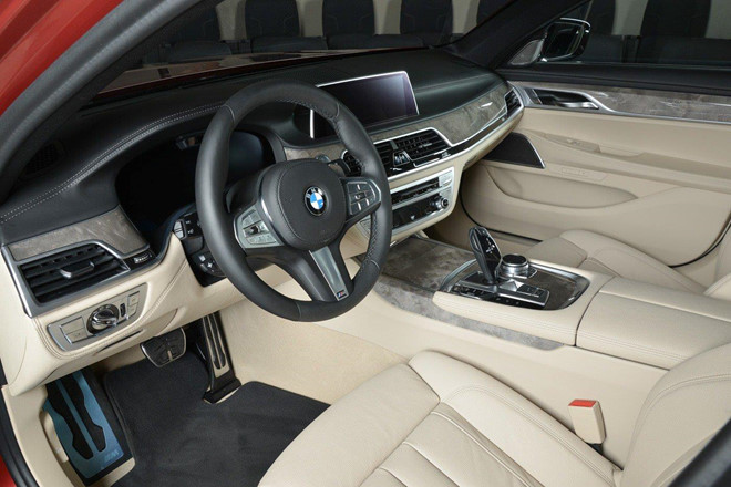 Cận cảnh chiếc BMW 730Li mạnh mẽ dù sử dụng động cơ 2.0L 5 Cận cảnh chiếc BMW 730Li mạnh mẽ dù sử dụng động cơ 2.0L a5