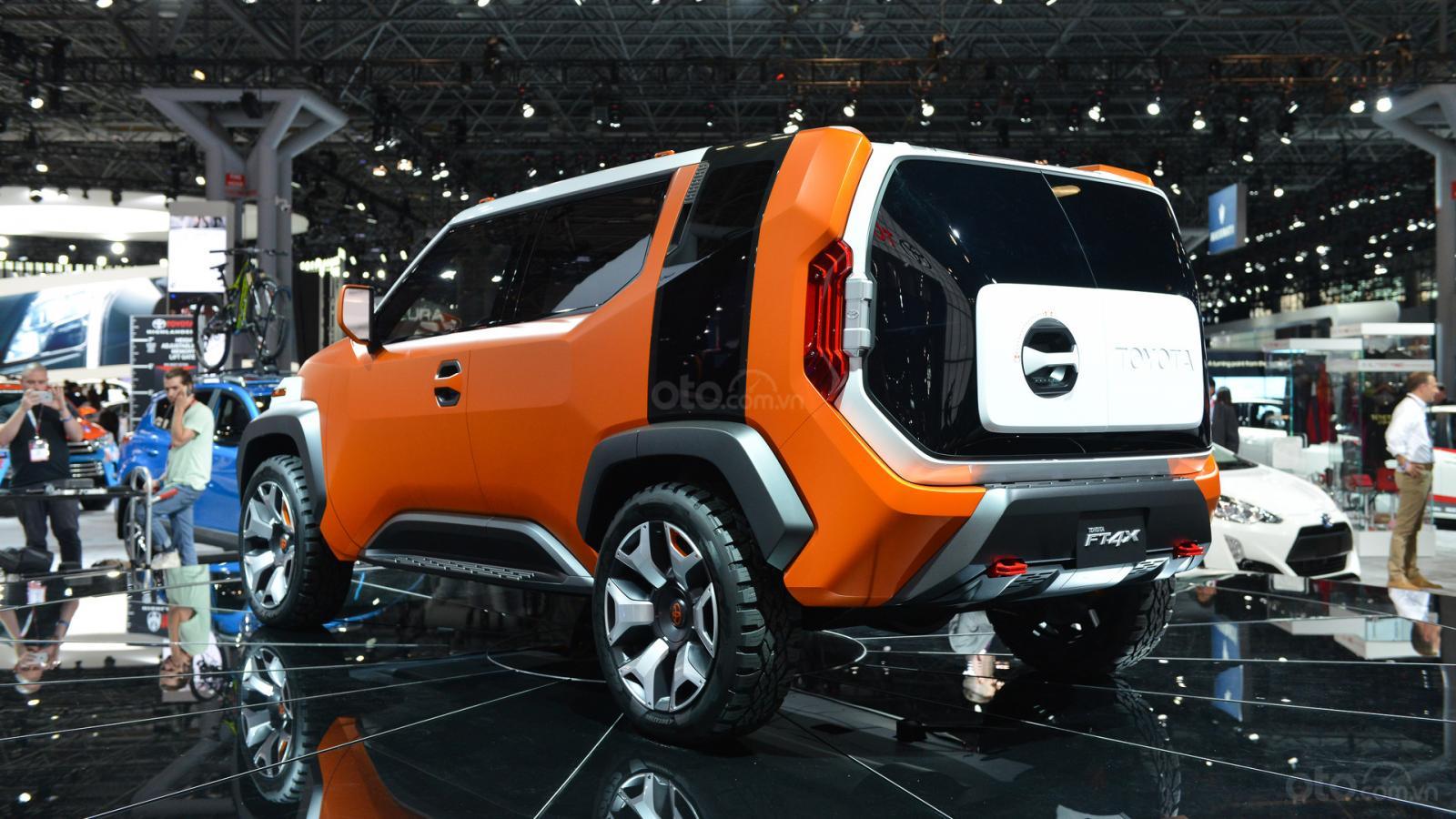 Chiếc Toyota C-HR thu gọn sẽ chi sẻ thành phần với Yaris