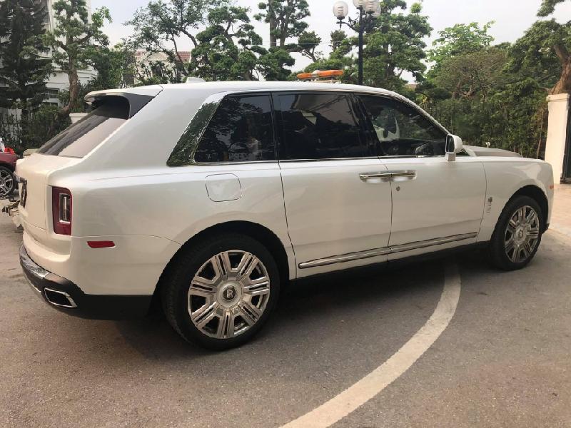 Siêu SUV Rolls-Royce Cullinan 2019 giá trên 40 tỷ đồng dạo phố Hà Nội a3