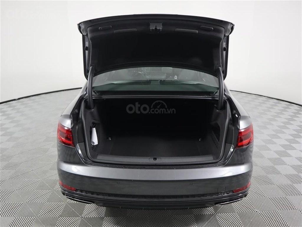 Đánh giá xe Audi A4 2019 về khoang hành lý - Cần cải thiện