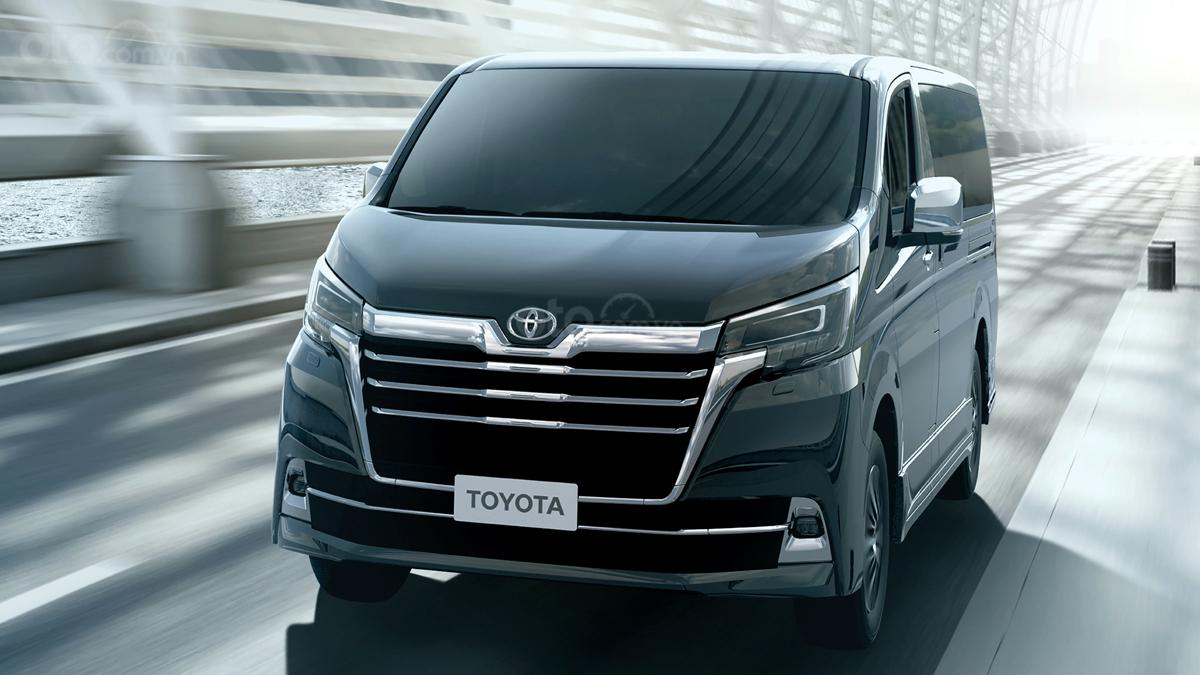 Toyota Hiace Granvia 2019 ra mắt - Phiên bản giá rẻ của Alphard
