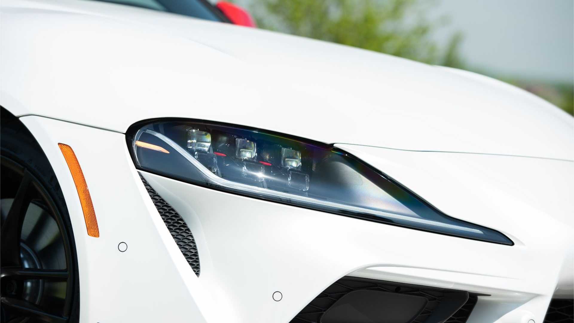 Đánh giá xe Toyota Supra 2020 đèn xe