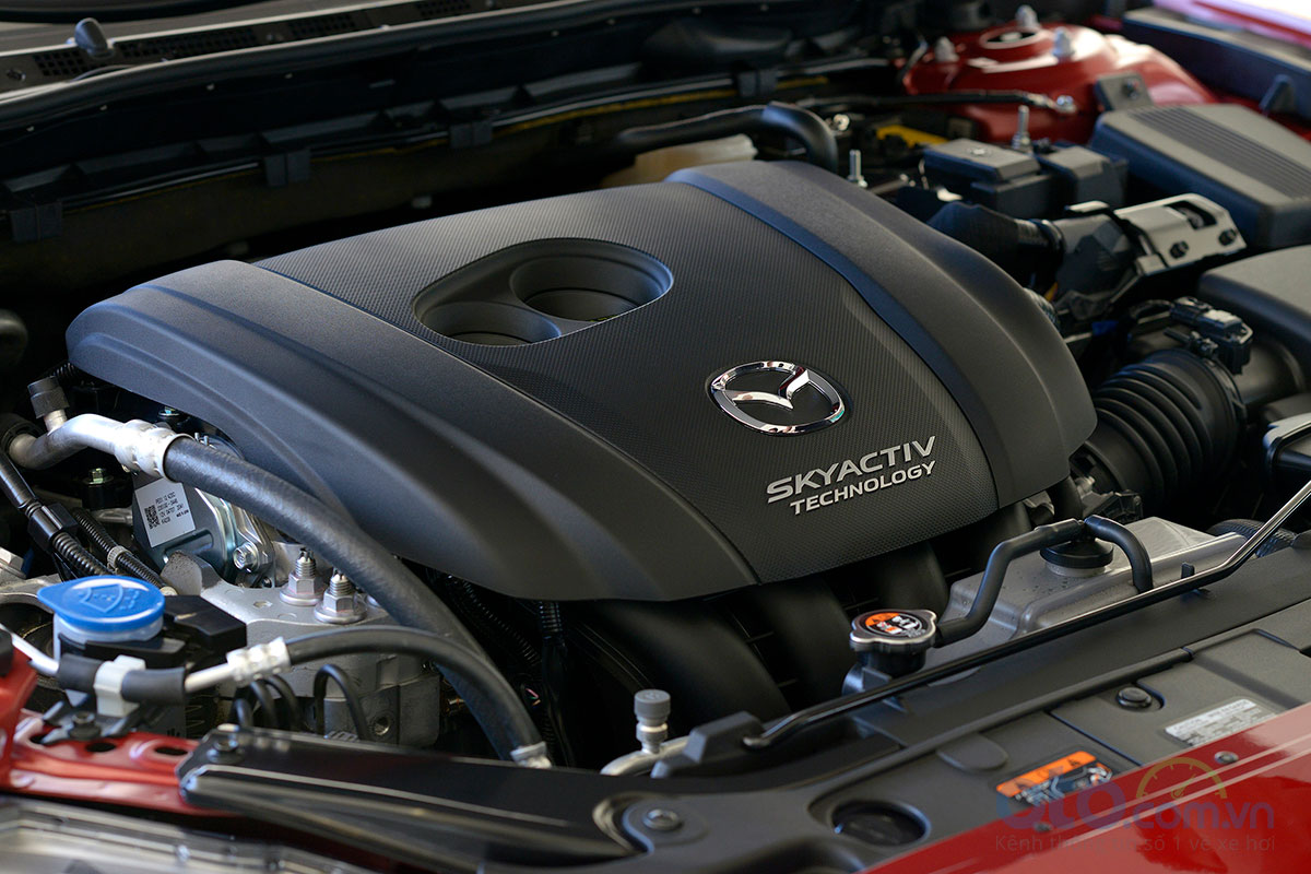 So sánh xe Mazda 6 Premium 2.5 2019: Động cơ.