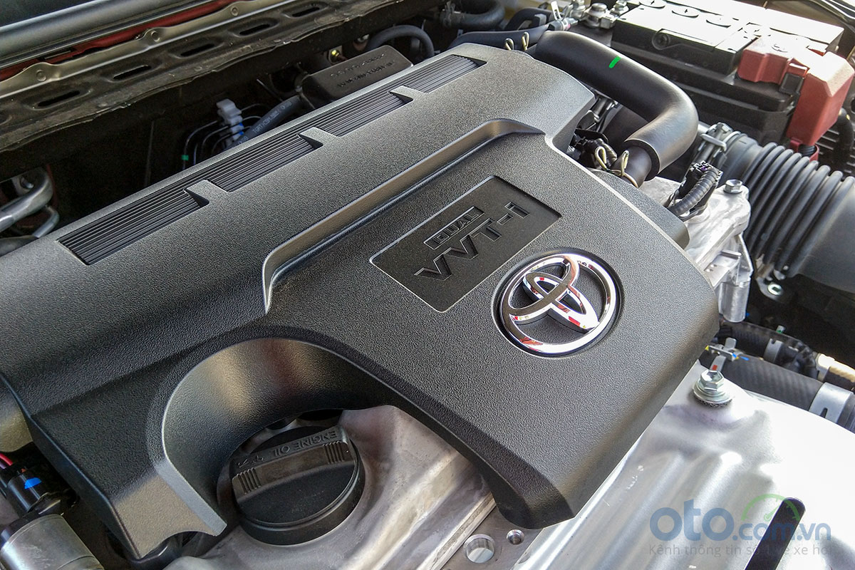 So sánh xe Toyota Camry 2.5Q 2019: Động cơ.