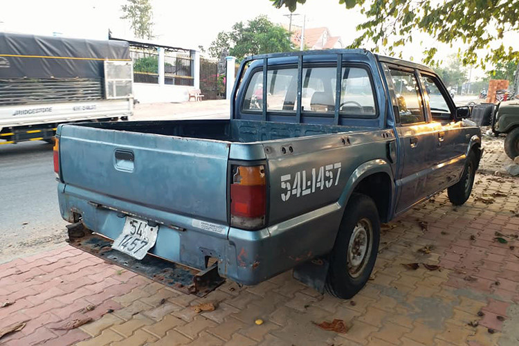 Chiếc Mazda B2200 chỉ còn 35 triệu đồng sau 22 năm sử dụng 8 Chiếc Mazda B2200 chỉ còn 35 triệu đồng sau 22 năm sử dụng a8