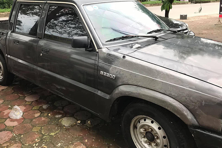 Chiếc Mazda B2200 chỉ còn 35 triệu đồng sau 22 năm sử dụng 3 Chiếc Mazda B2200 chỉ còn 35 triệu đồng sau 22 năm sử dụng a3