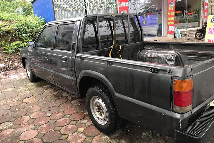 Chiếc Mazda B2200 chỉ còn 35 triệu đồng sau 22 năm sử dụng 4 Chiếc Mazda B2200 chỉ còn 35 triệu đồng sau 22 năm sử dụng a4