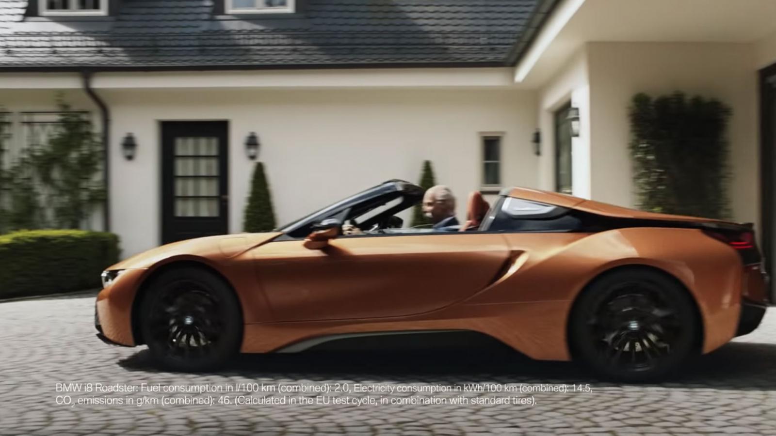 BMW tung video hài về ngày nghỉ hưu của cựu chủ tịch Mercedes-Benz a13