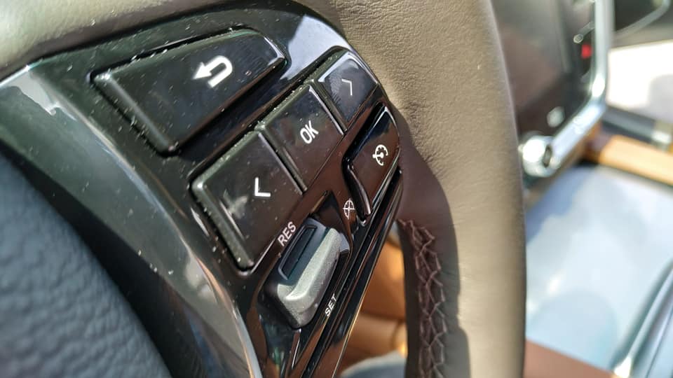 Lột trần nội thất xe SUV VinFast LUX SA2.0, ghế gập phẳng hoàn toàn a8