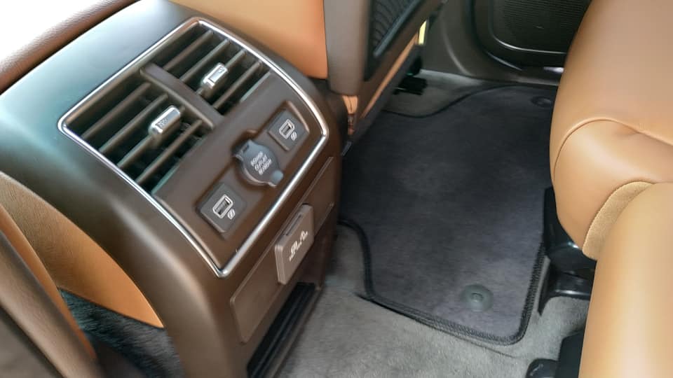 Lột trần nội thất xe SUV VinFast LUX SA2.0, ghế gập phẳng hoàn toàn a5