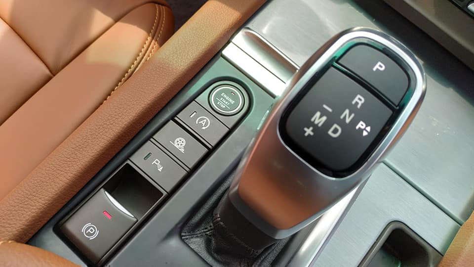 Lột trần nội thất xe SUV VinFast LUX SA2.0, ghế gập phẳng hoàn toàn a4