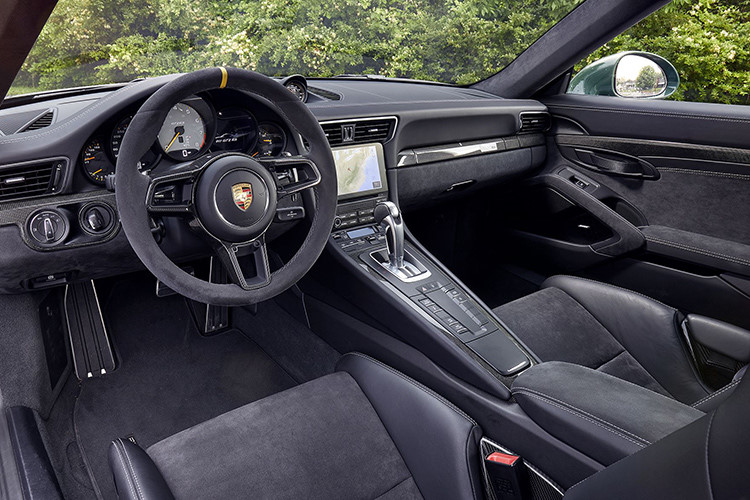 Giá xe Porsche 911 GT2 tại Việt Nam cao hơn Hồng Kông tới 4 tỷ đồng 6 Giá xe Porsche 911 GT2 tại Việt Nam cao hơn Hồng Kông tới 4 tỷ đồng a6