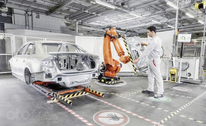 Audi A4 đang được lắp ráp