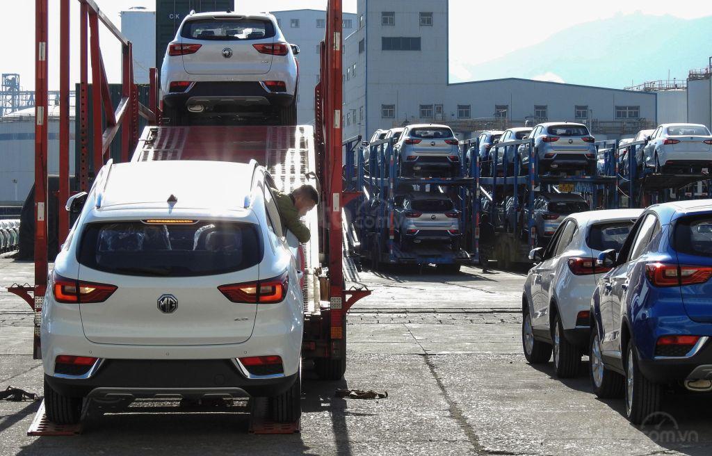 Xe Trung Quốc qua sử dụng giá rẻ xuất khẩu có thể là yếu tố tác động đến doanh số