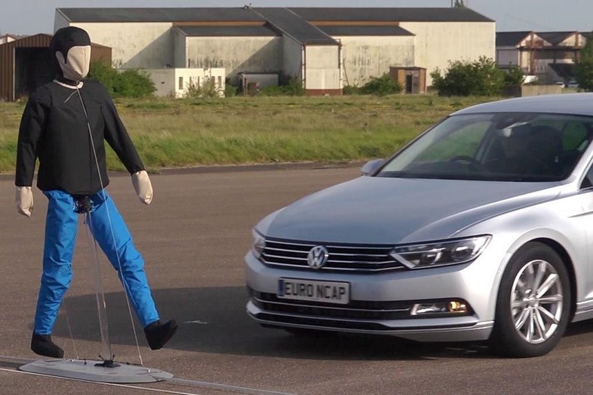 Phanh tự động khẩn cấp ít được coi trọng tại Việt Nam a2.