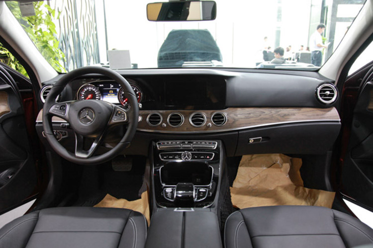 Ngắm chiếc Mercedes E-Class 2019 sang trọng vừa "về đội" hot girl Midu 6 Ngắm chiếc Mercedes E-Class 2019 sang trọng vừa "về đội" hot girl Midu a6