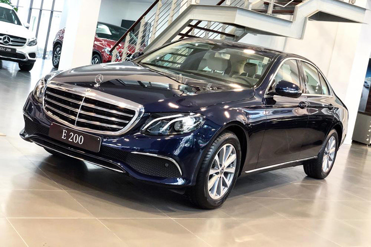Ngắm chiếc Mercedes E-Class 2019 sang trọng vừa "về đội" hot girl Midu 8 Ngắm chiếc Mercedes E-Class 2019 sang trọng vừa "về đội" hot girl Midu a8