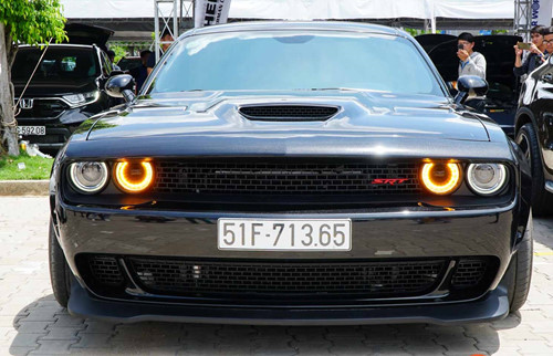 Dodge Challenger SRT 392 trở thành "hàng độc" tại Việt Nam nhờ độ wide body 1