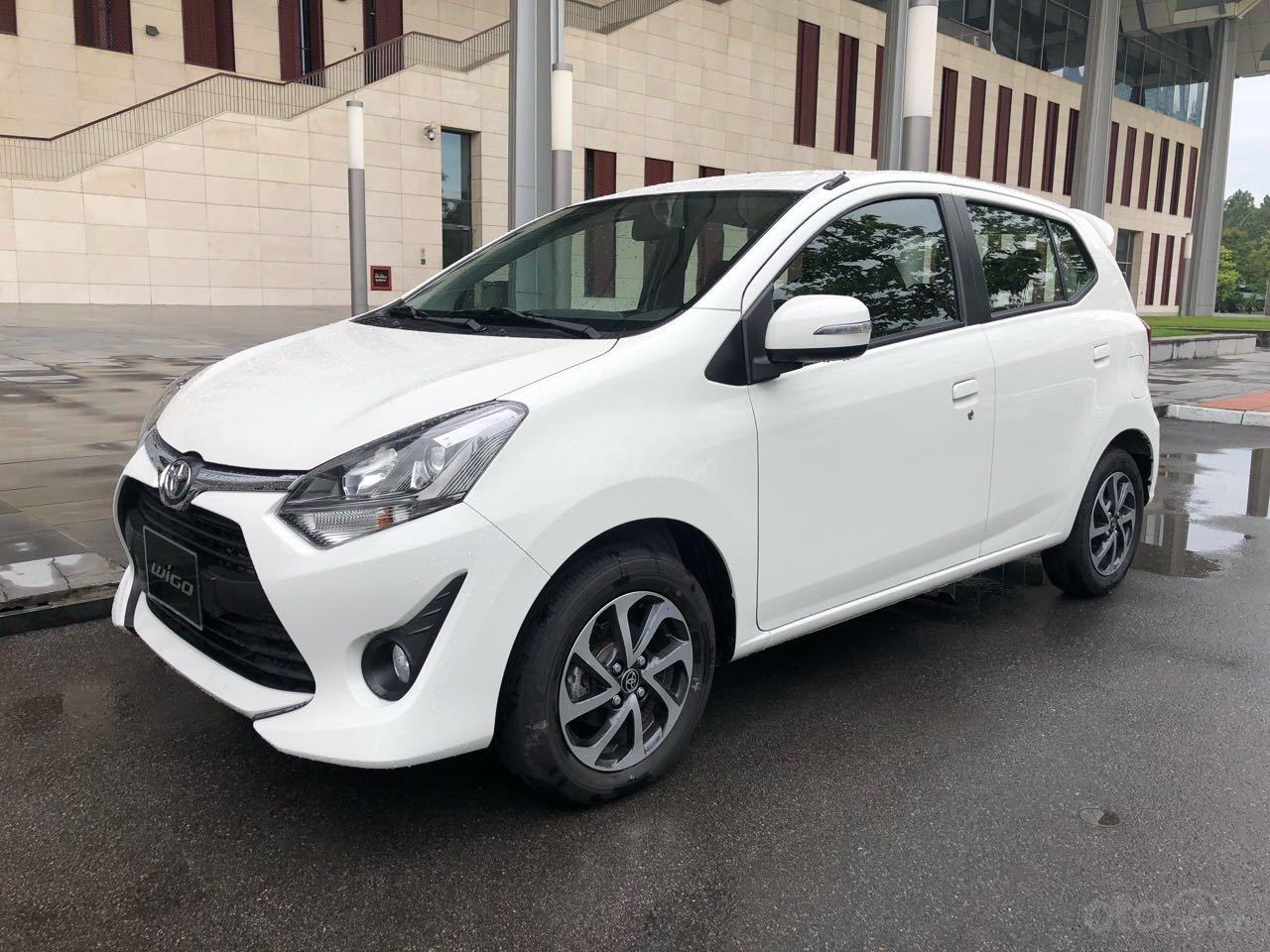 Toyota Wigo 2019 ngoại thất màu trắng