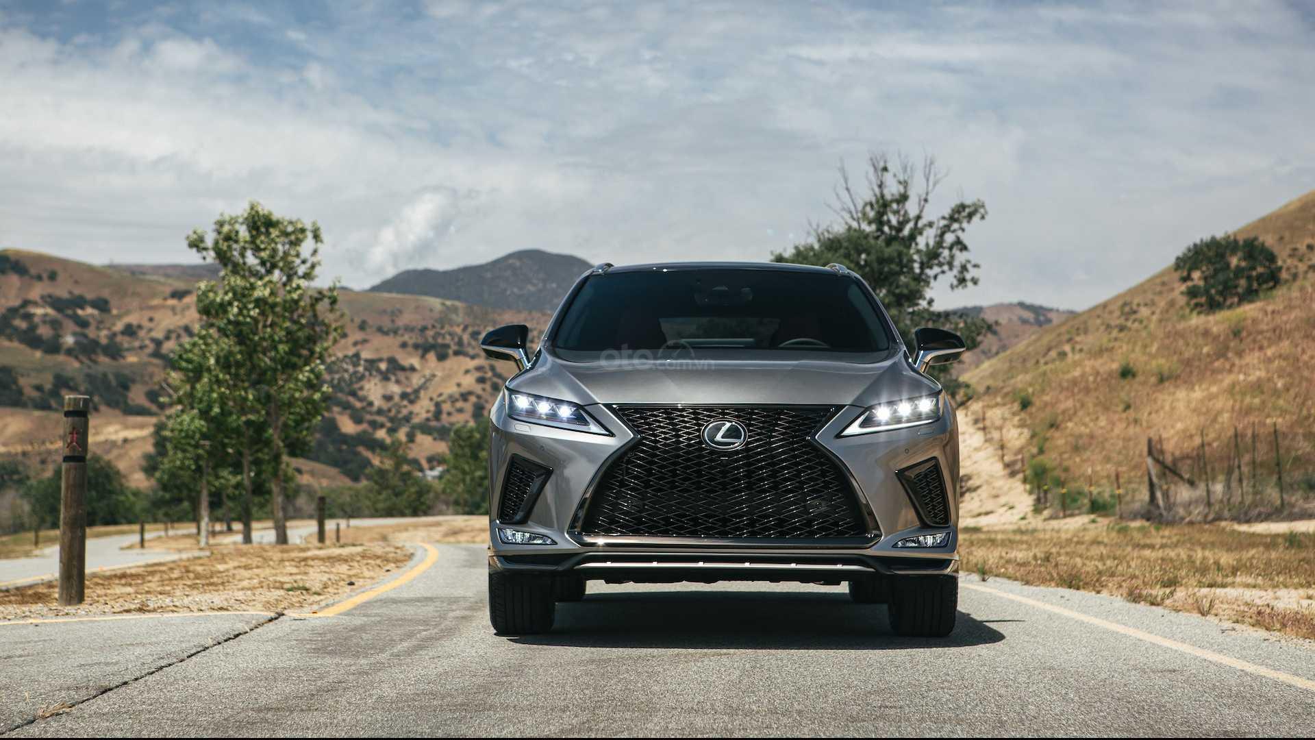 Chính diện đầu xe Lexus RX 2020