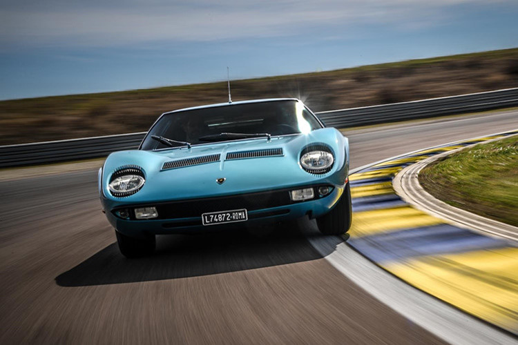 Lamborghini Miura 1971 được hồi sinh với vẻ đẹp vượt thời gian 12 Lamborghini Miura 1971 được hồi sinh với vẻ đẹp vượt thời gian a12