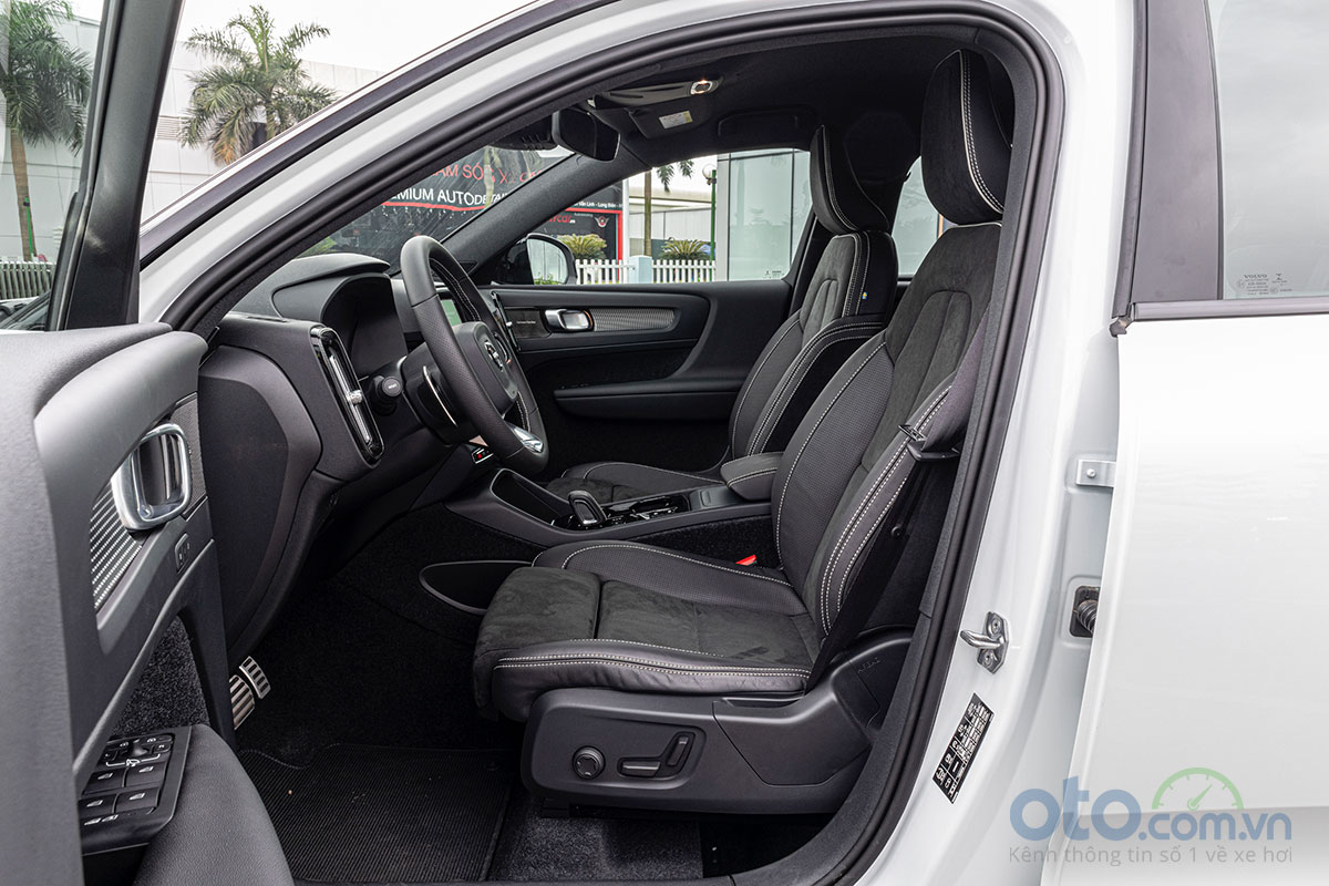 Hàng ghế trước của Volvo XC40 2019 được chỉnh điện, ghế lái nhớ 2 vị trí Hàng ghế trước của Volvo XC40 2019 được chỉnh điện, ghế lái nhớ 2 vị trí.