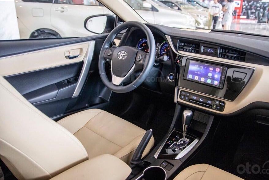 Đại lý hạ giá sốc cho Toyota Corolla Altis: Dọn đường cho phiên bản mới? A8