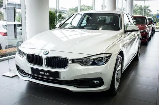 Đánh giá xe BMW 320i 2019 về động cơ.