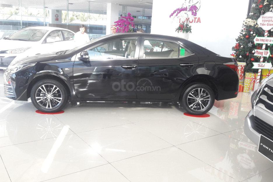 Đánh giá xe Toyota Corolla Altis 2019 1.8G CVT về thiết kế thân xe a1